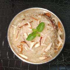 A picture of Sooji ka halwa.