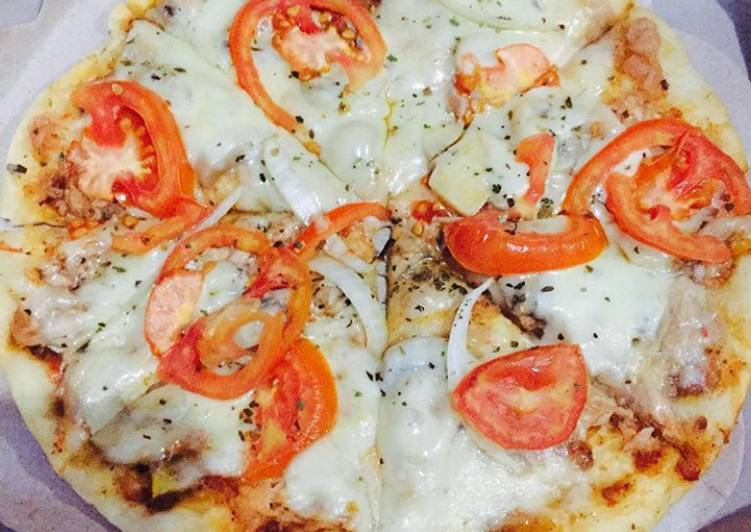 Simple Way to Serve Tasteful Yummy Tuna Pizza