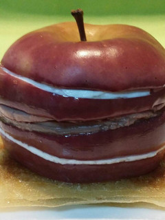 Una foto de Manzana con foie y queso de cabra
