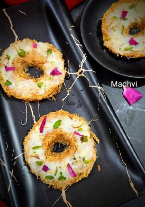 इंस्टेंट घेवर (Instant Ghevar recipe in hindi) रेसिपी मुख्य फोटो