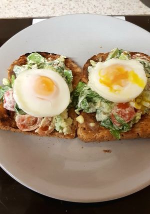 A picture of My Avocado +Poached Egg Breakfast.💟.