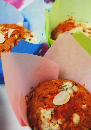 Cukkinis muffin, kéksajttal recept fotója