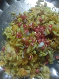 ચટપટી ભેળ(bhel recipe in gujarati) રેસીપી મુખ્ય ફોટો