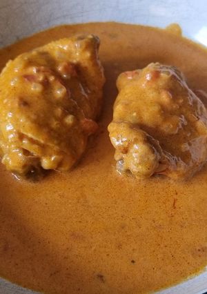 A picture of Chicken Paprikash.