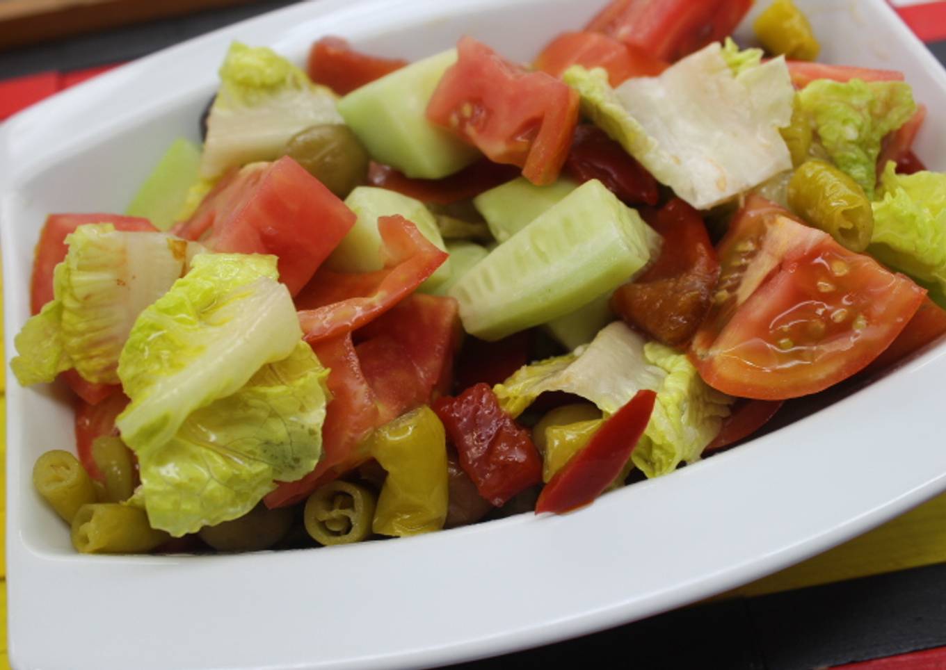 Ensalada con guindillas en vinagre