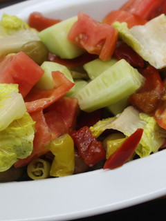 Una foto de Ensalada con guindillas en vinagre