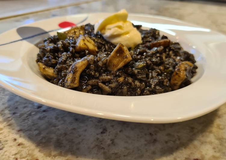 Arroz negro con alioli