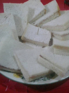 Una foto de Sandwiches de miga