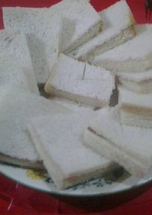 Una foto de Sandwiches de miga