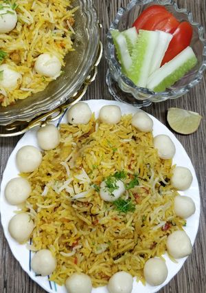 शाही मोती पुलाव (shahi moti pulav recipe in marathi) रेसिपी चे मुख्य फोटो 