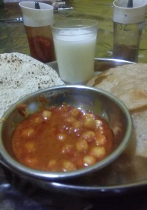 છોલે પુરી રેસીપી મુખ્ય ફોટો