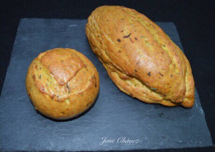 Pan de tomate y hierbas aromáticas