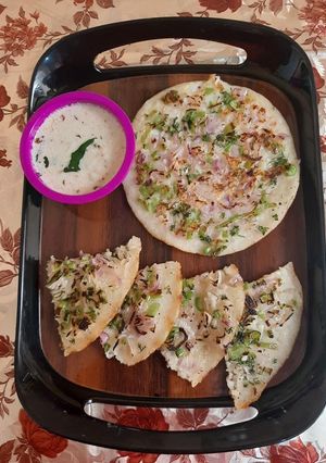 रवा उत्तपम (Rava Uttapam Recipe in Hindi) रेसिपी मुख्य फोटो