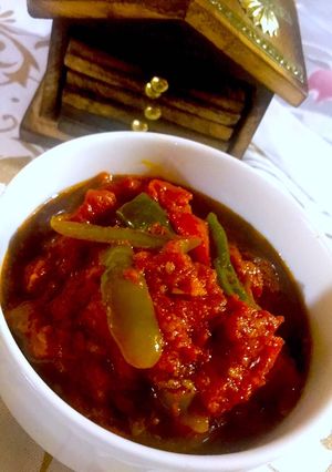 A picture of Kashmiri Tomato and Capsicum chutney.