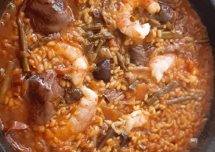 Arroz con setas, trigueros y gambas