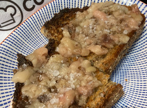 A picture of Beef marrow bone toast starter #cookeverpart.