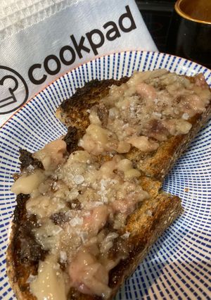 A picture of Beef marrow bone toast starter #cookeverpart.