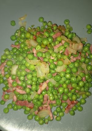 Une photo de Poëllée de petits pois et lardons