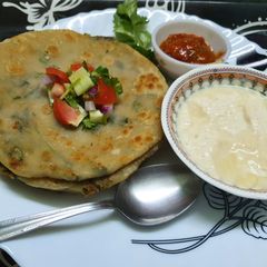 A picture of Methi Aloo Stuffed Paratha.