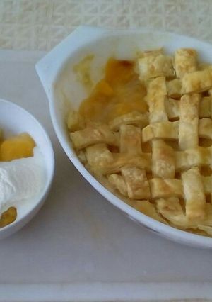 A picture of Peach Pie.