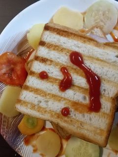 ગ્રીલ સેન્ડવીચ (Grill Sandwich Recipe In Gujarati) રેસીપી મુખ્ય ફોટો