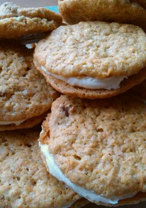 A picture of Vickys Easter Carrot Cake Sandwich Cookies, GF DF EF SF NF.