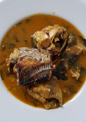 A picture of Oha soup with smoked fish.