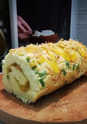 Hình của món Bông lan cuộn chà bông.