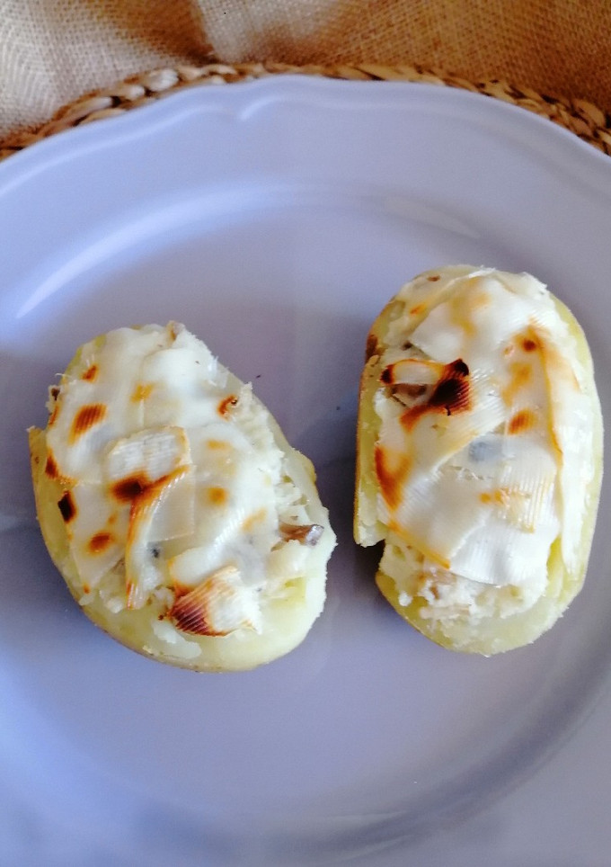 Una foto de Patatas rellenas de champiñones y queso
