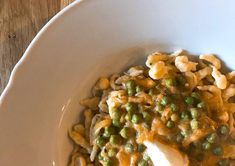 Recipe of Award-winning Hungarian Peas Paprikash with dumplings