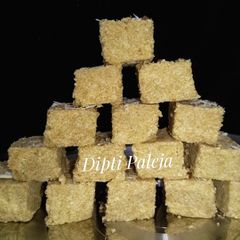 A picture of Gajak.