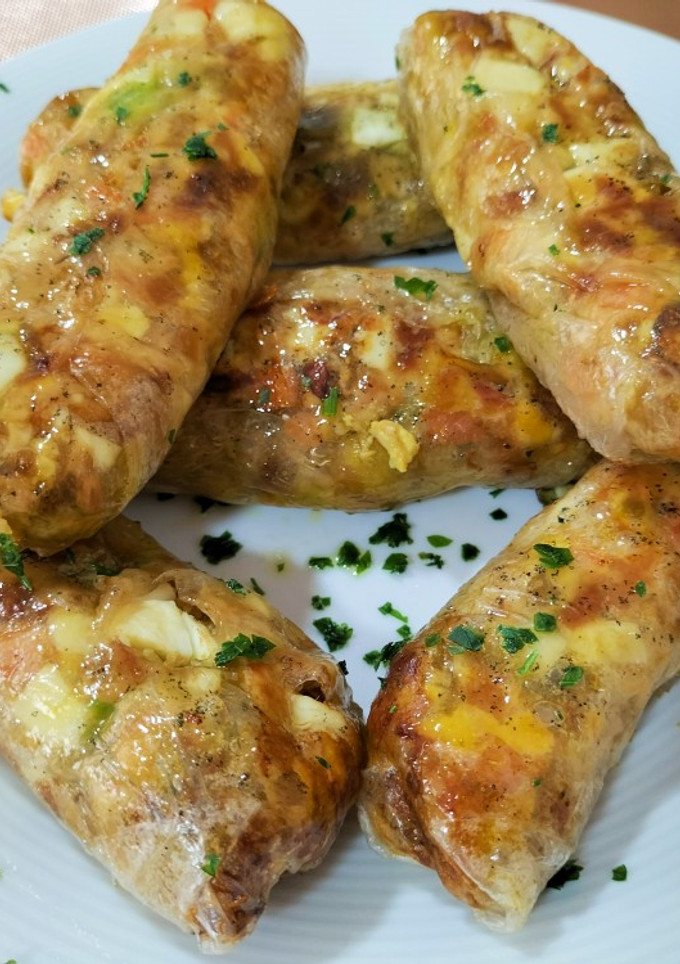 Una foto de Rollitos de arroz vegetales con anchoa y huevo en airfryer