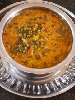 முளைக்கீரை பருப்பு குழம்பு(mulaikeerai paruppu kulambu recipe in tamil) செய்முறை முக்கிய புகைப்படம்