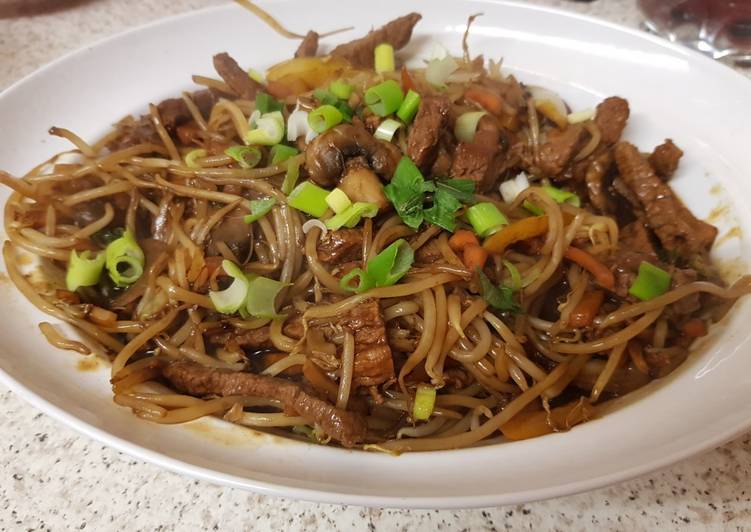 Simple Way to Prepare Quick Beef Stir fry with Beansprouts