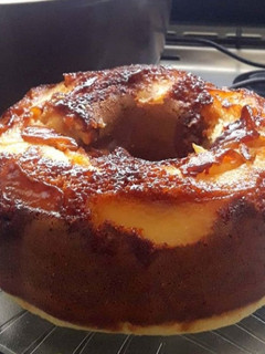 Una foto de Torta invertida de manzana (sin horno)