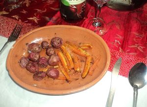 Una foto de Verduras campestres al horno con romero, mantequilla, hojas secas  de aguacate, epazote y sal
