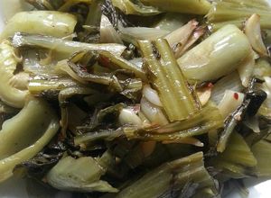 Hình của món Dưa cải chua xào cay.