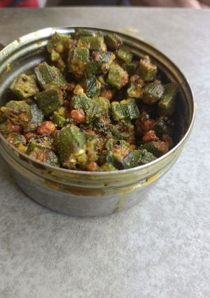 भिन्डी (Bhindi recipe in hindi) रेसिपी मुख्य फोटो