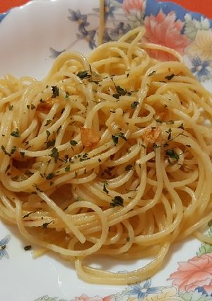 Una foto de Espaguetis "aglio, olio e peperoncini"