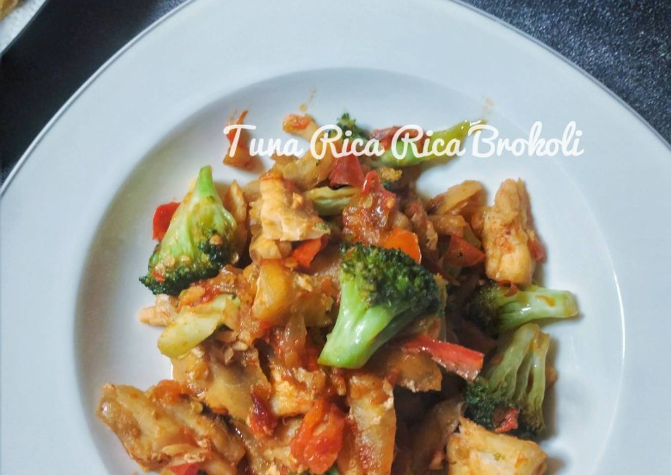 Tuna Rica Rica Brokoli