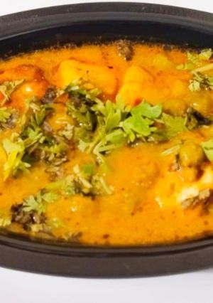 A picture of Matar Paneer Curry.