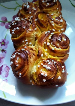 Une photo de Brioche roulée à la crème vanillée