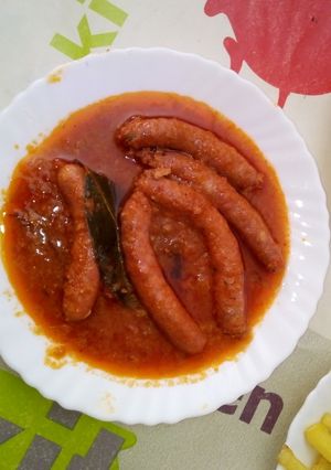 صورة لوصفة مرڨاز بصلصة الطماطم