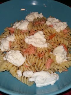 Foto di Fusilli salmone e burrata