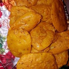A picture of Aloo pakore.