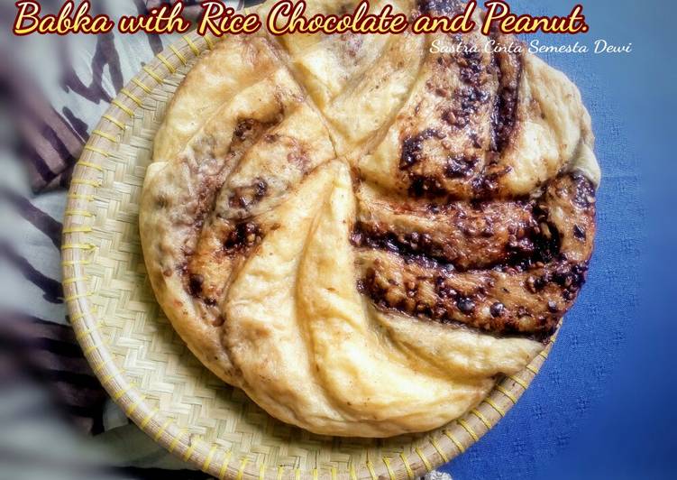 Babka with Rice Chocolate and Peanuts