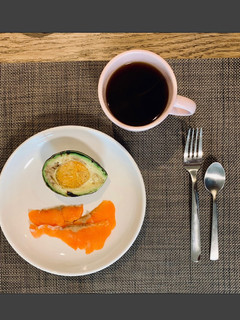 Una foto de Palta y salmón ahumado 🐠