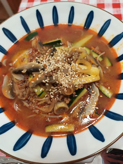 Koreai Gochujang-os tészta-leves (csípős) recept fotója