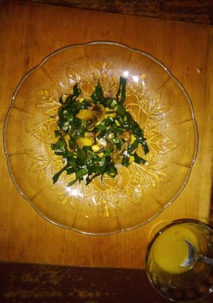 Una foto de Ensalada de espinaca (con tocino) moon