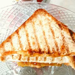 A picture of Veg Tikki sandwich.